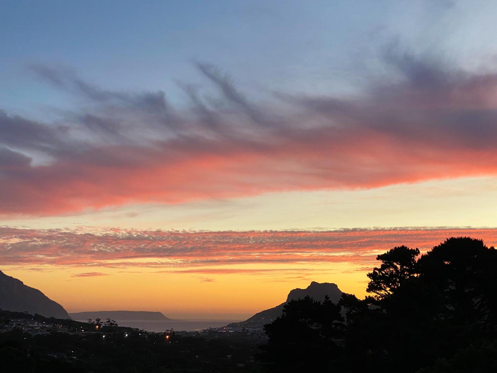 Luxe Family Home With Solar Power In Secure Hout Bay Estate ケープタウン エクステリア 写真